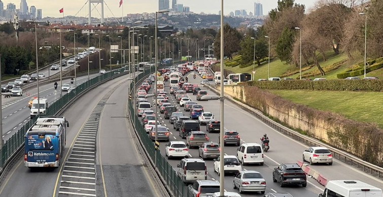 İstanbul'da İftar Öncesi Trafik Yoğunluğu Yüzde 85'e Ulaştı