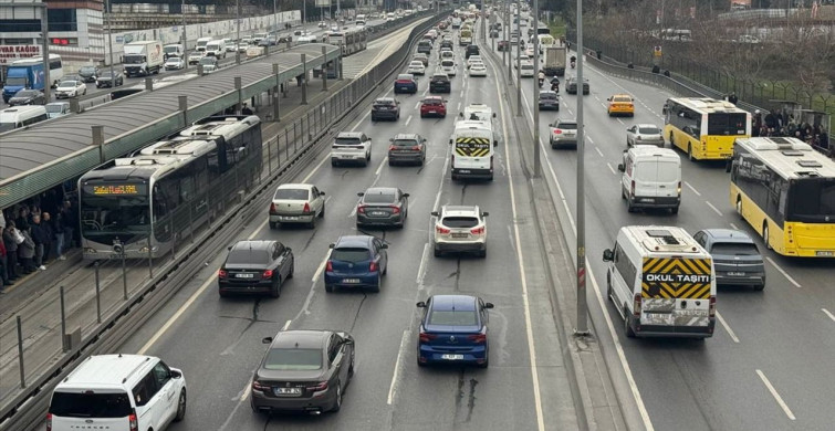 İstanbul'da İftar Öncesi Trafik Yoğunluğu Zirveye Ulaşmış Durumda