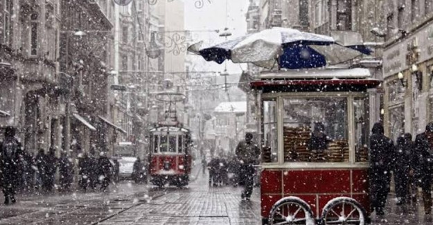 İstanbul'da Kar Yağışı Başladı!