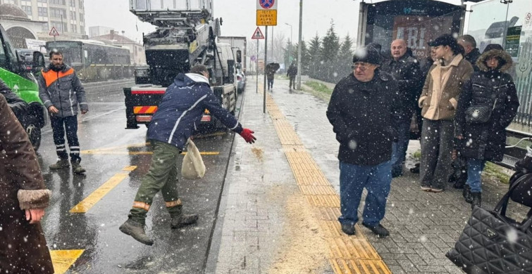 İstanbul'da Karla Mücadele Çalışmaları Devam Ediyor