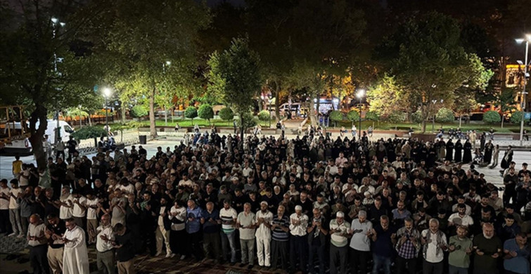 İstanbul'da Küresel Sumud Filosu'na Destek Gösterisi