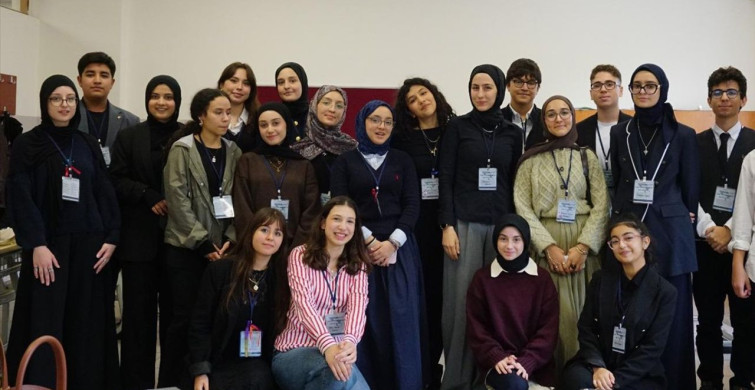 İstanbul'da Lise Öğrencileri Yapay Zeka Üzerine Çalıştay Düzenledi