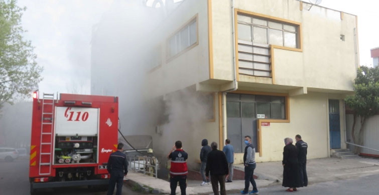 İstanbul'da Mobilya Atölyesinde Yangın Meydana Geldi