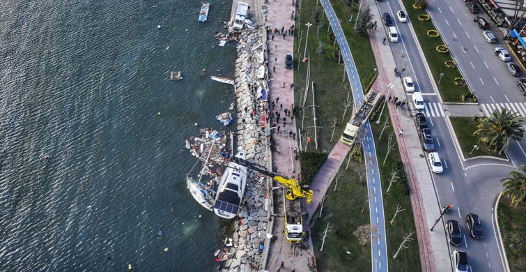 İstanbul'da Şiddetli Fırtına ve Yağış Hayatı Olumsuz Etkiledi
