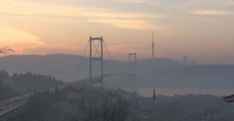 İstanbul'da Sisli Hava, Kartpostallık Görüntüler Oluşturdu
