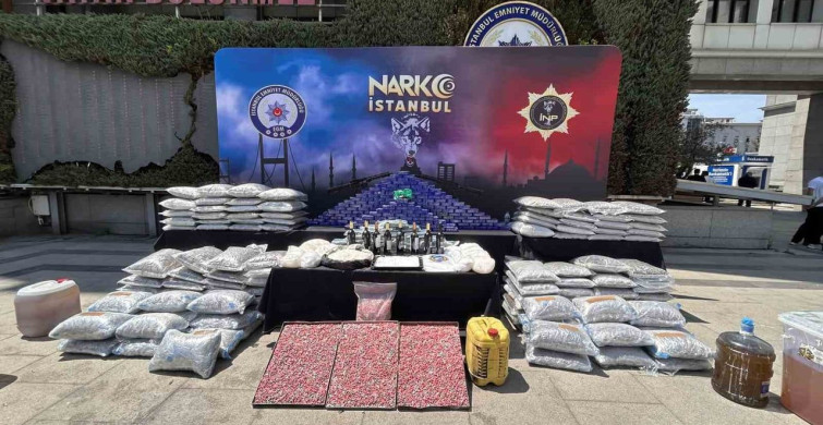 İstanbul'da son iki haftada 80 torbacı yakalandı, ele geçirilen 1 ton uyuşturucu emniyette sergilendi