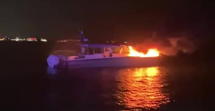 İstanbul'da Teknedeki Yangın Anı Görüntüleri Paylaşıldı