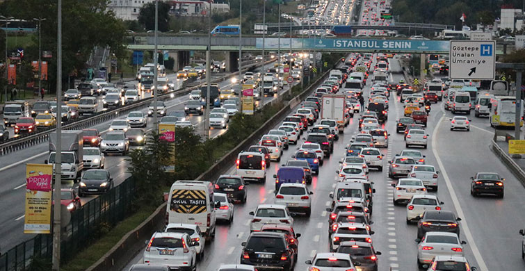 İstanbul'da Trafik Kilitlendi!