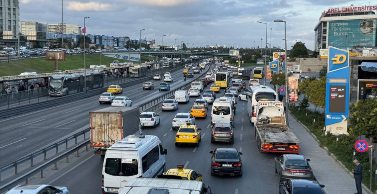 İstanbul'da Trafik Yoğunluğu Yüzde 74'e Ulaşıyor