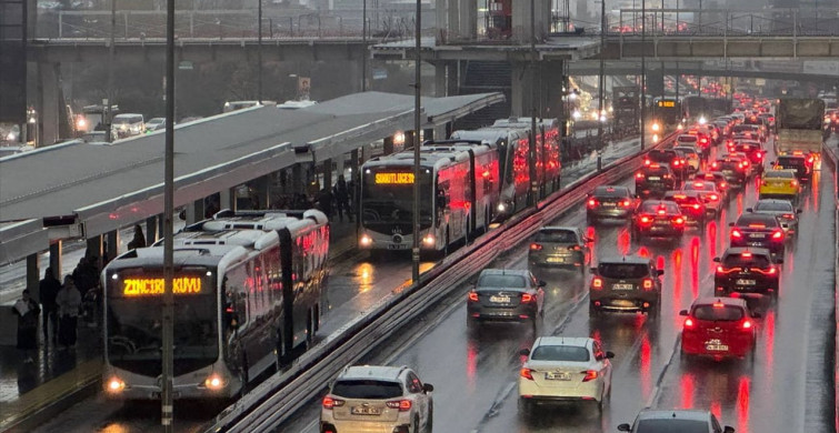 İstanbul'da Trafik Yoğunluğu Yüzde 81'e Ulaştı