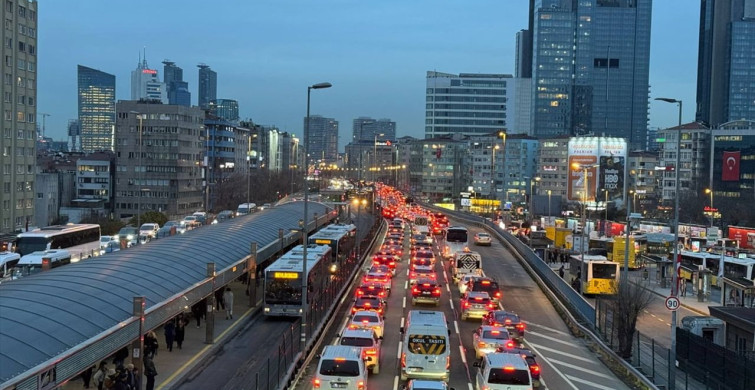 İstanbul'da Trafik Yoğunluğu Yüzde 85'e Ulaştı