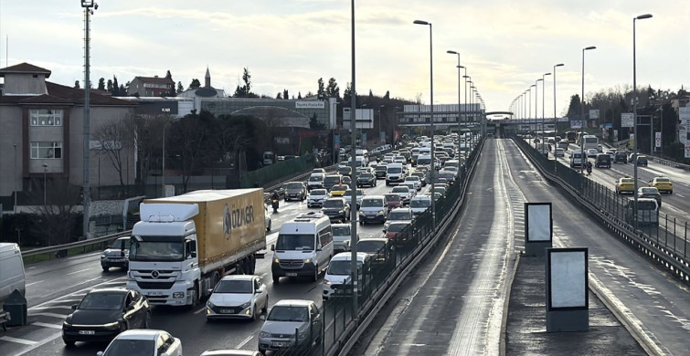 İstanbul'da Trafik Yoğunluğu Yüzde 87'ye Ulaştı