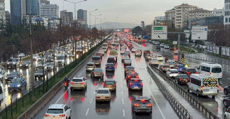 İstanbul'da Trafik Yoğunluğu Yüzde 90'a Ulaştı