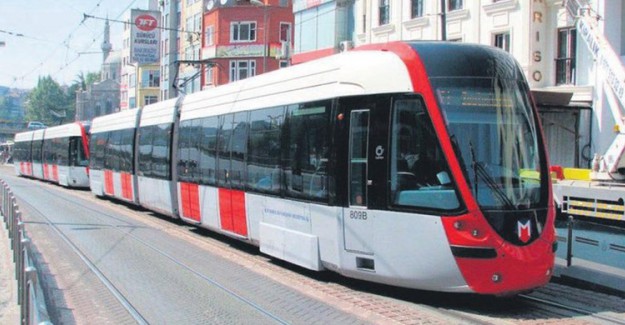İstanbul'da Tramvay Hattında Arıza Meydana Geldi Seferler Aksadı