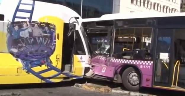 İstanbul'da Tramvay ve Otobüs Çarpıştı!