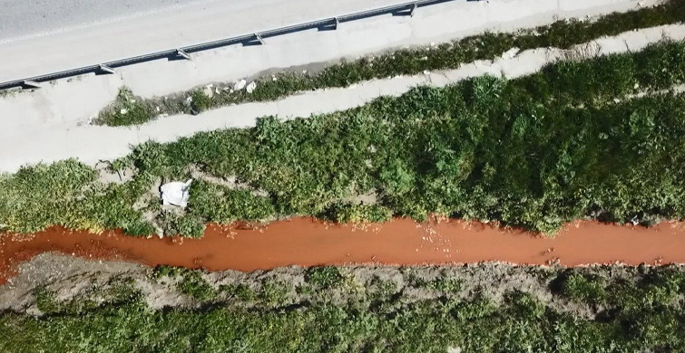 İstanbul’da Turuncu Dere Görüntüsüyle Korkuttu