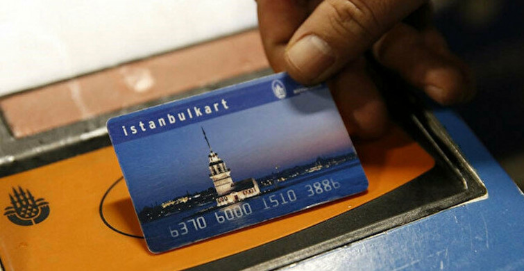 İstanbul'da Ulaşımda Kart Krizi: Metrelerce Kuyruk Oluştu