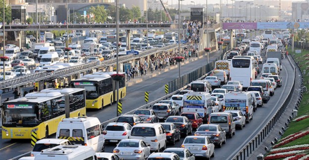 İstanbul'da Yarın Bazı Yollar Trafiğe Kapatılacak 