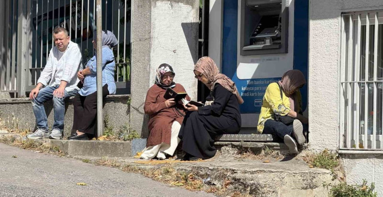 İstanbul'da YKS heyecanı: Adaylar sınava koşarak girdi