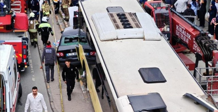 İstanbul'da Zincirleme Trafik Kazası: 4 Yaralı