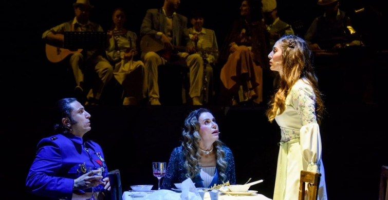 İstanbul'daki Kadın Oyun Yazarları Tiyatro Festivali Başladı