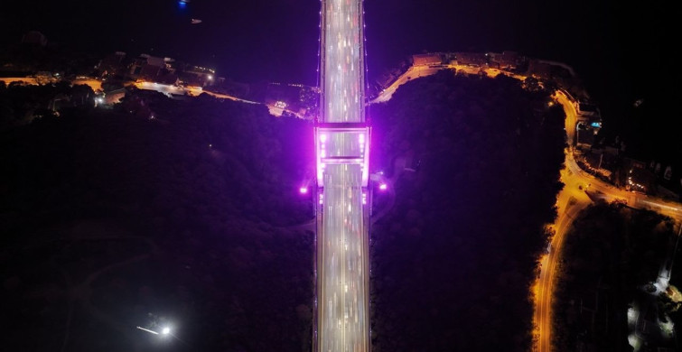 İstanbul'daki Köprüler Meme Kanseri İçin Pembe Işıkla Aydınlatıldı