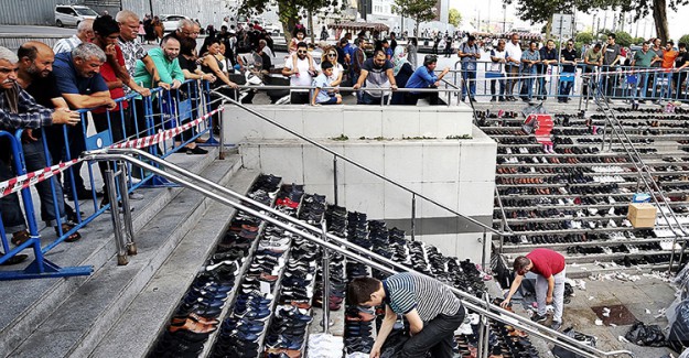 İstanbul'daki Sağanağın Etkileri Temizlenmeye Çalışılıyor 