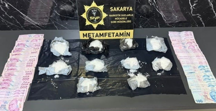 İstanbul'dan Sakarya'ya uyuşturucu sevkiyatı: 1 kilogram metamfetamin ele geçirildi