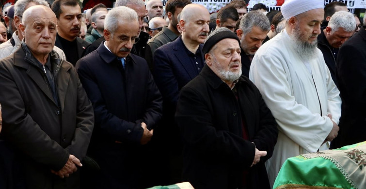 İstanbulspor Kulübü Başkanı Ecmel Faik Sarıalioğlu'nun Annesi Son Yolculuğuna Uğurlandı