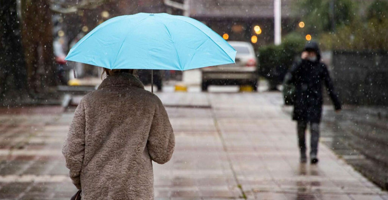 İstanbul’u sis kapladı: Meteoroloji uyardı, yağmur ve kar o bölgeleri etkisi altına alacak