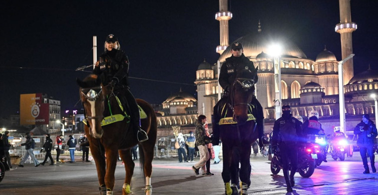 İstanbul'un Cadde ve Meydanlarında Yeni Yıl Coşkusu