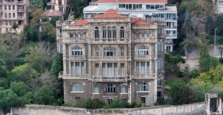 İstanbul'un Tarihi Zeki Paşa Yalısı Satışta