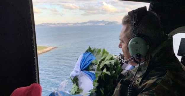 İstifa Eden Yunan Bakan Kammenos Kardak'a Çelenk Bıraktı