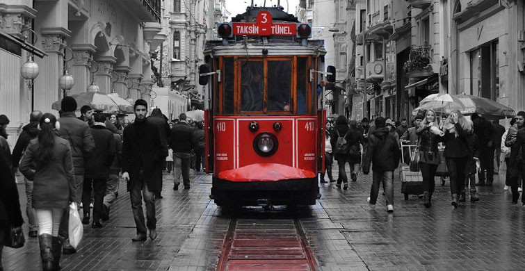 İstiklal Caddesi Kovıd-19 Tedbirleri Kapsamında Kapatıldı