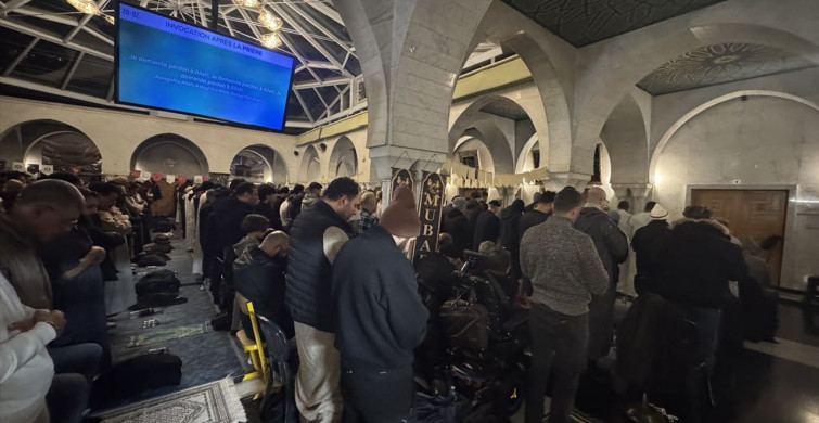 İsviçre'de Ramazan Ayının İlk Teravih Namazı