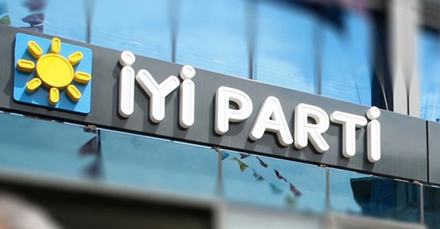 İYİ Parti Ağrı Gençlik Kolları'ndan Toplu İstifa 