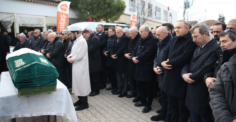 İYİ Parti Grup Başkanvekili Turhan Çömez'in Annesi Son Yolculuğuna Uğurlandı