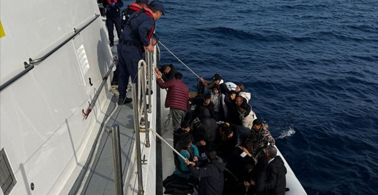 İzmir Açıklarında Düzensiz Göçmenler Kurtarıldı