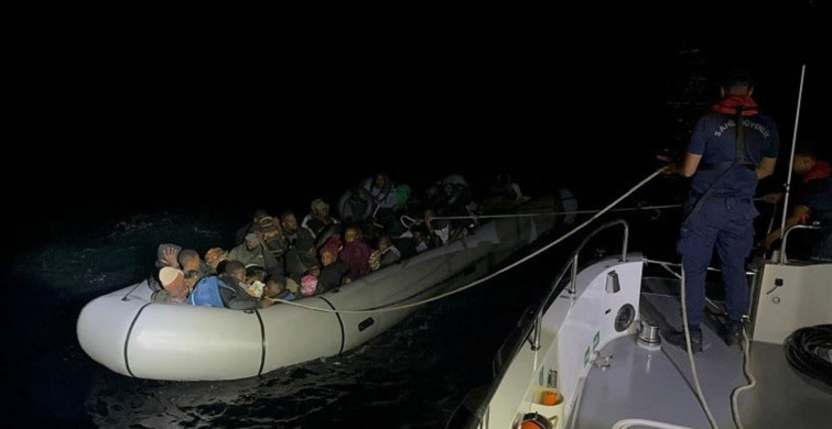 İzmir açıklarında göçmen operasyonu: 4’ü çocuk 65 düzensiz göçmen yakalandı