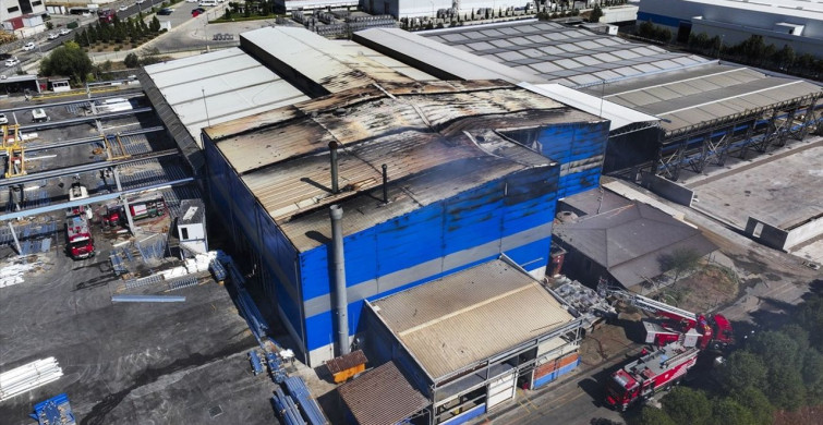 İzmir Aliağa'daki Fabrikada Yangın Kontrol Altına Alındı