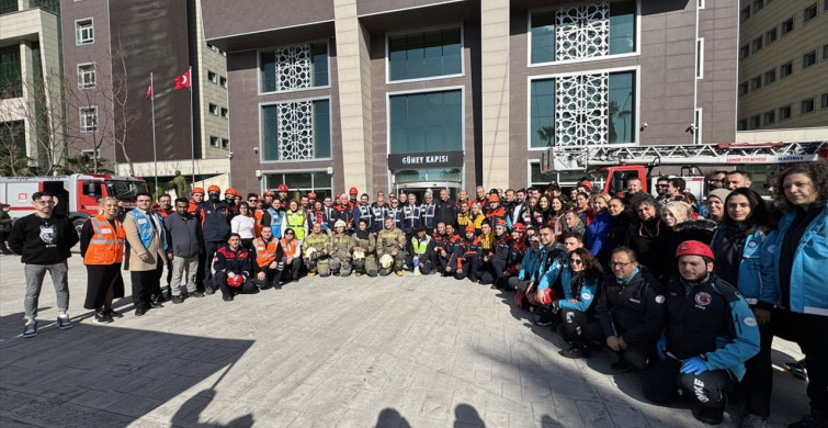 İzmir Bölge Adliye Mahkemesi'nde Bomba İhbar Tatbikatı Yapıldı