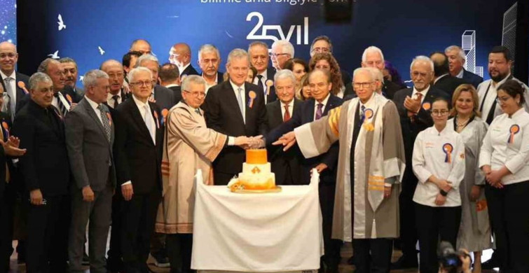 İzmir Ekonomi Üniversitesi 25 Yaşında: Coşku Dolu Kutlama
