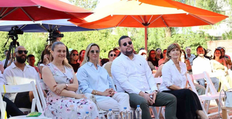 İzmir ekonomi üniversitesi beyaz köşk anaokulu'nda mezuniyet coşkusu