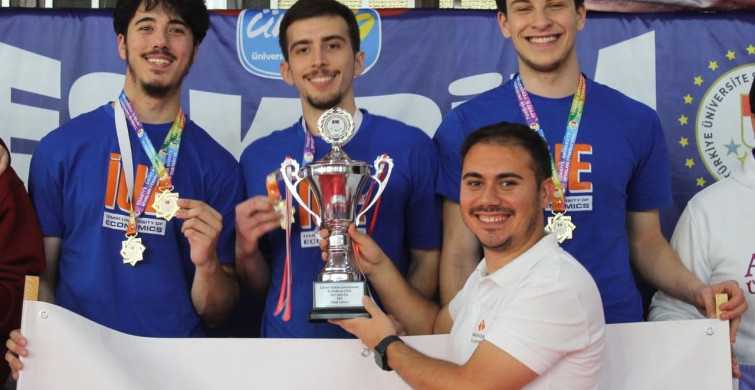 İzmir Ekonomi Üniversitesi Eskrim Takımı Türkiye Şampiyonu Oldu