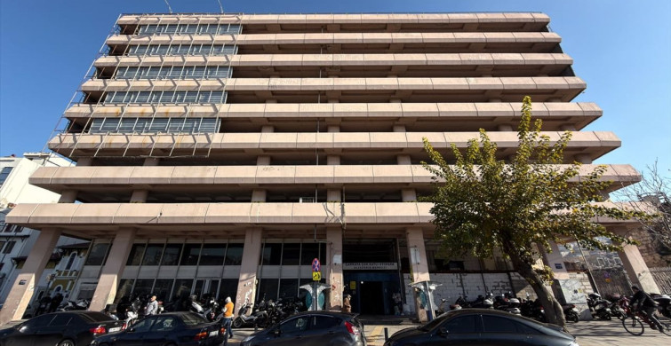 İzmir Esnafı Katlı Otoparkın Kapatılmasına Karşı Çıkıyor