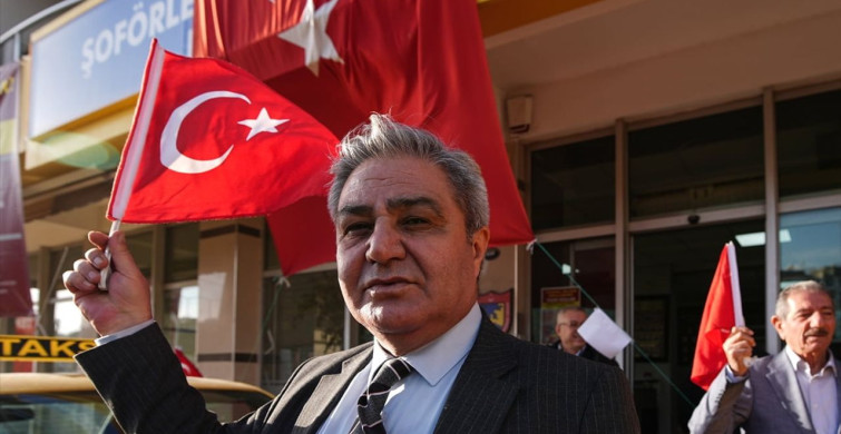 İzmir Taksicilerinden Bayrak Konvoyu ile Millî Duruş