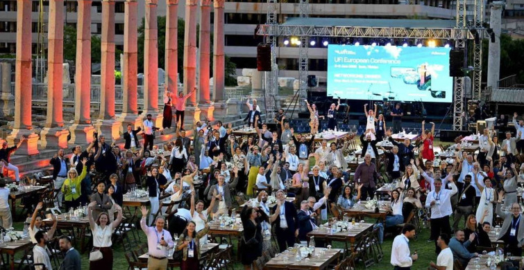 İzmir, UFI'nin En Kalabalık Bölgesel Konferansına Ev Sahipliği Yaptı