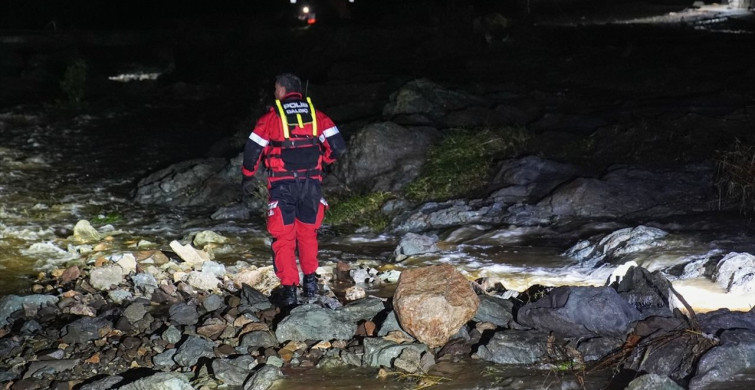 İzmir Valisi'nden Foça'daki Sel Üzerine Açıklama