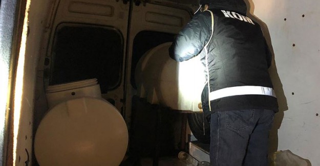İzmir'de 1251 Litre Sahte İçkiye El Konuldu