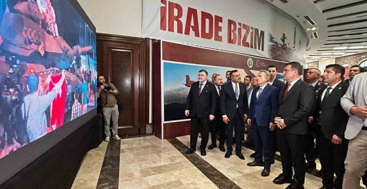 İzmir'de 15 Temmuz dijital deneyim merkezi açıldı